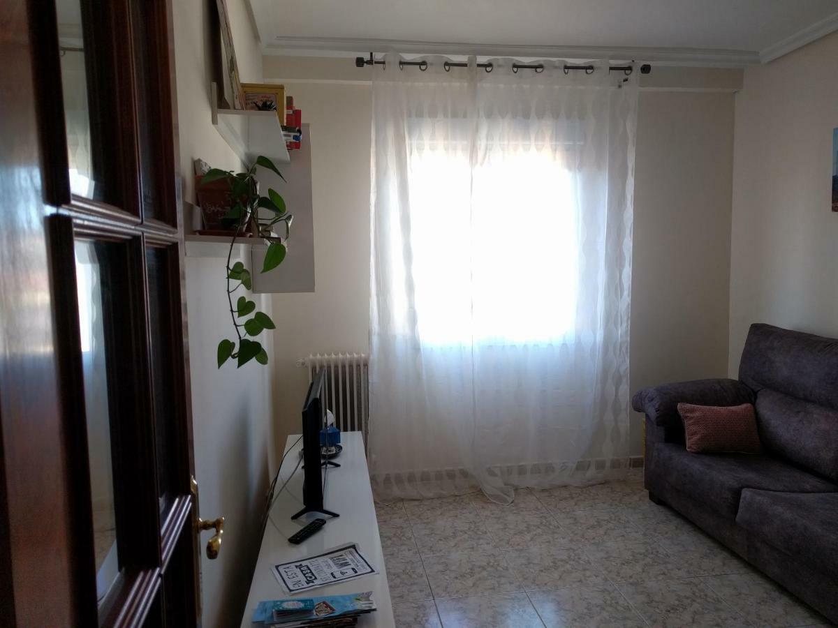 Manzanera, Junto Ayuntamiento Y Riojaforum 로그로노 외부 사진